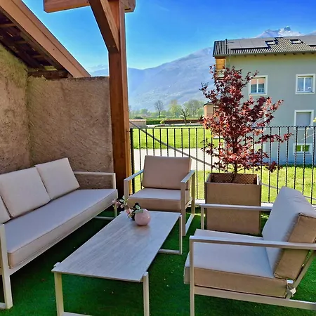Volpe With Private Terrace Apartment